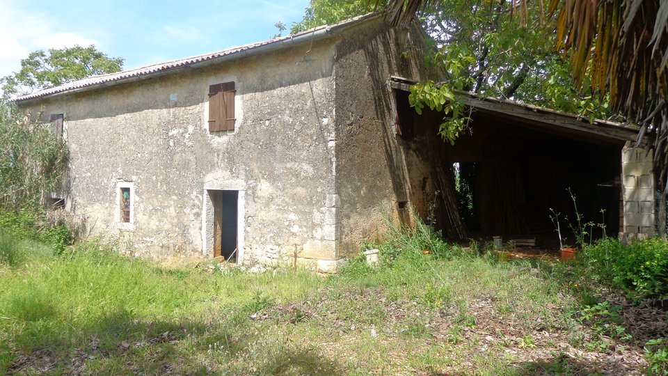 Istrian Stone house with small stone houses and big garden