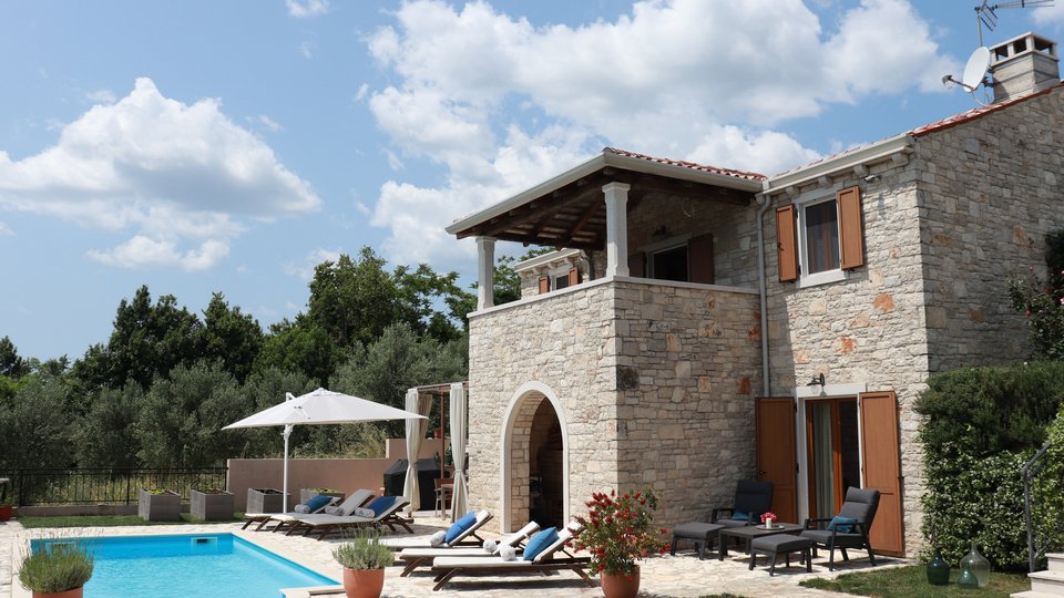 Charmante Villa mit Swimmingpool in der Nähe von Buje