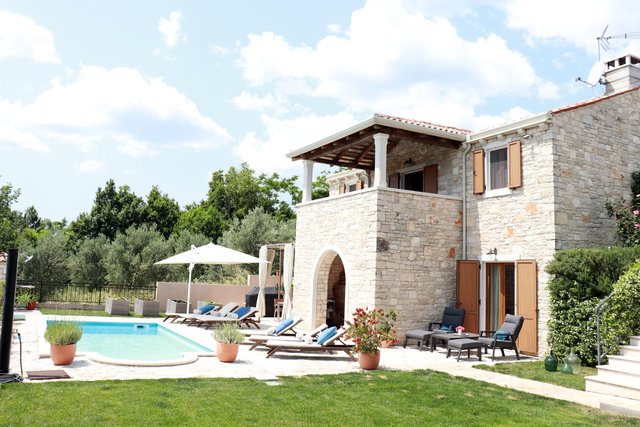 Charming villa with swimming pool near Buje