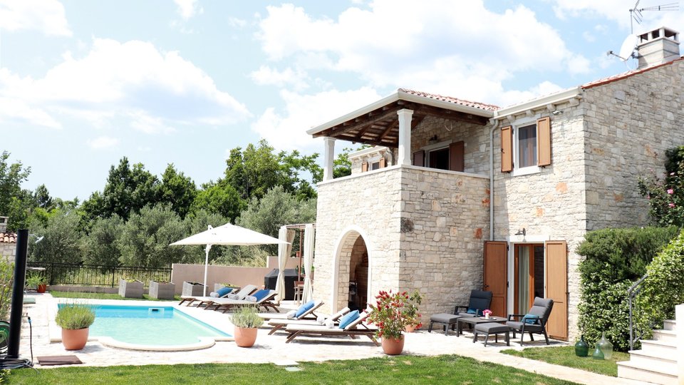 Charming villa with swimming pool near Buje