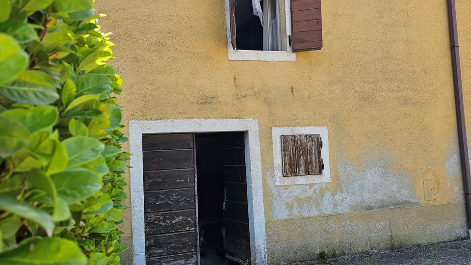 Casa in pietra istriana vicino a Verteneglio con vista mare