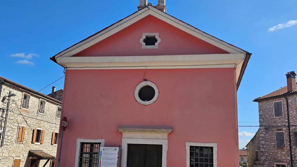 Una casa  carina con cortile a Verteneglio