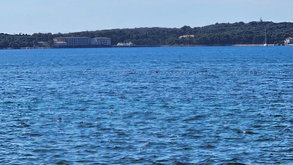 Lussuoso appartamento vicino alla spiaggia con vista aperta sul mare e sul Parco naturale nazionale di Brioni