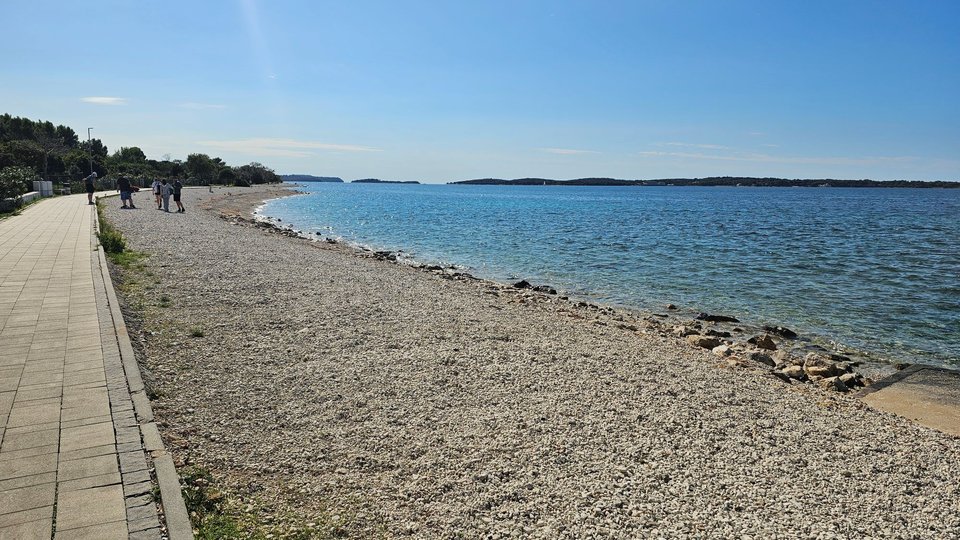 Lussuoso appartamento vicino alla spiaggia con vista aperta sul mare e sul Parco naturale nazionale di Brioni