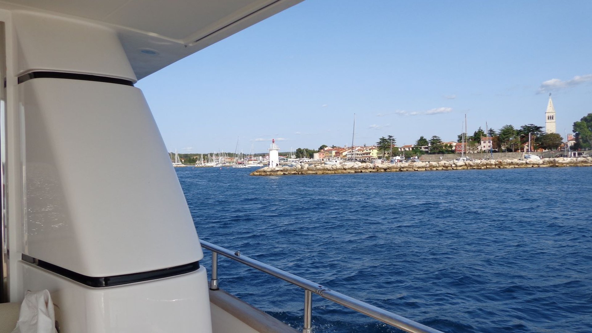 Terreno edificabile in prima linea  al mare in una posizione attraente vicino a Cittanova